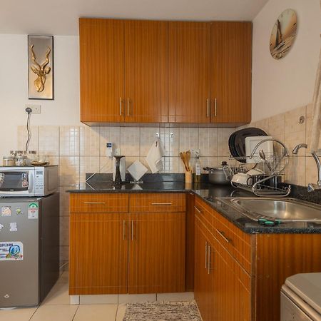 Furnished 1 Bedroom Apartment In Nairobi. 15 Mins To Cbd. Free Wi-Fi & Parking ภายนอก รูปภาพ